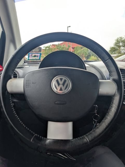 Used 2008 Volkswagen Beetle SE FWD image 12