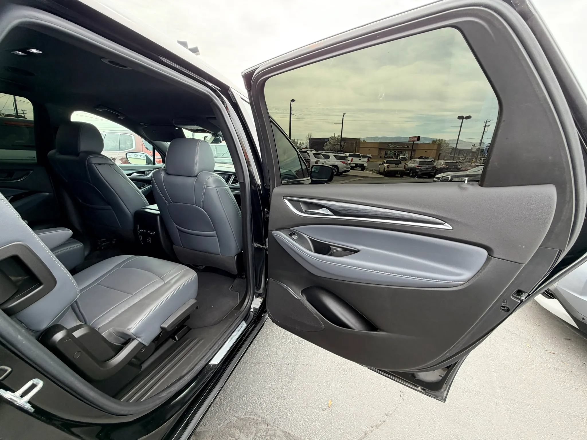Used 2024 Buick Enclave Essence w/ Sport Touring Edition AWD/4WD image 28