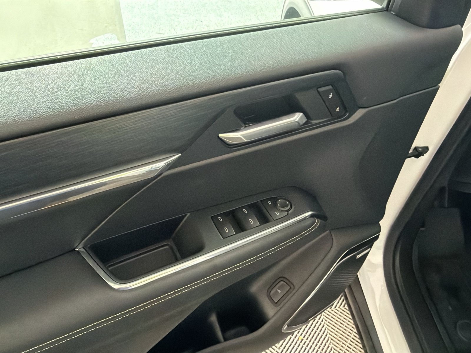 New 2026 GMC Acadia Elevation w/ LPO, Floor Liner Package FWD image 15