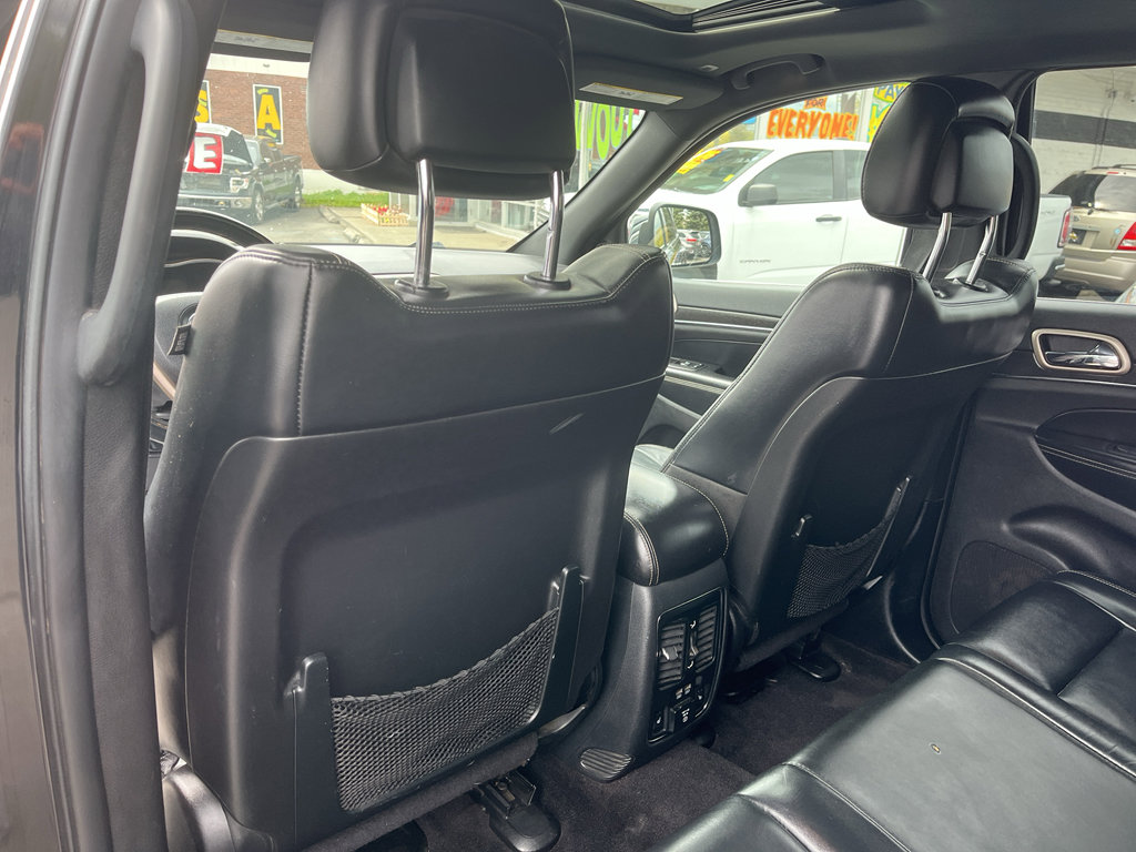 Used 2017 Jeep Grand Cherokee Limited AWD/4WD image 14