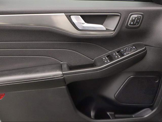 Certified 2022 Ford Escape Titanium w/ Class II Trailer Tow Package image 19