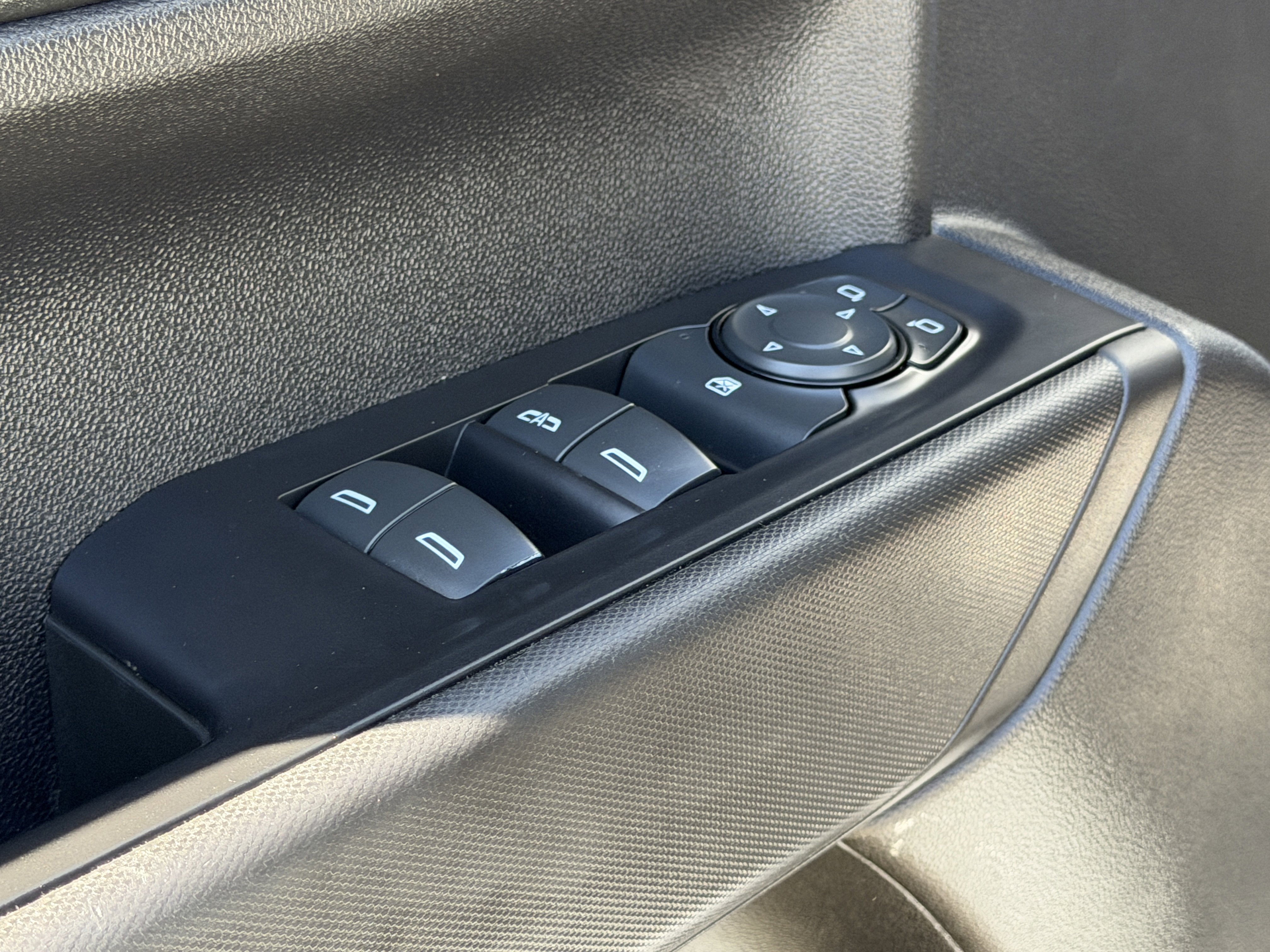 Used 2021 Chevrolet Silverado 1500 Custom RWD image 17