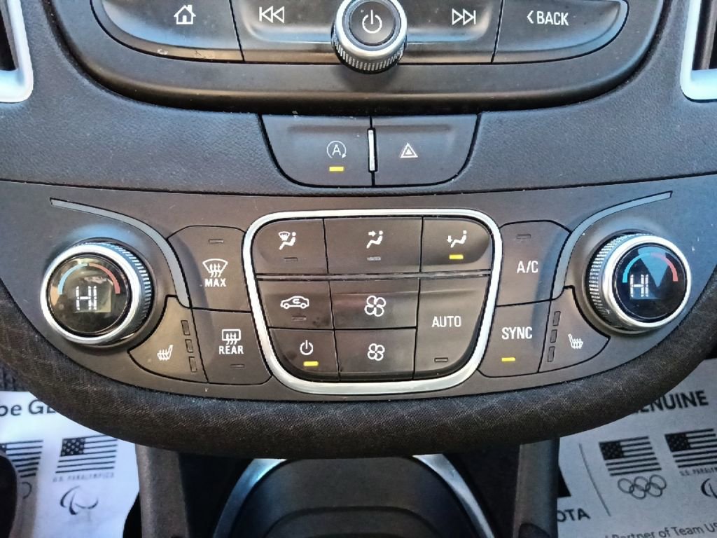 Used 2024 Chevrolet Malibu LT image 24