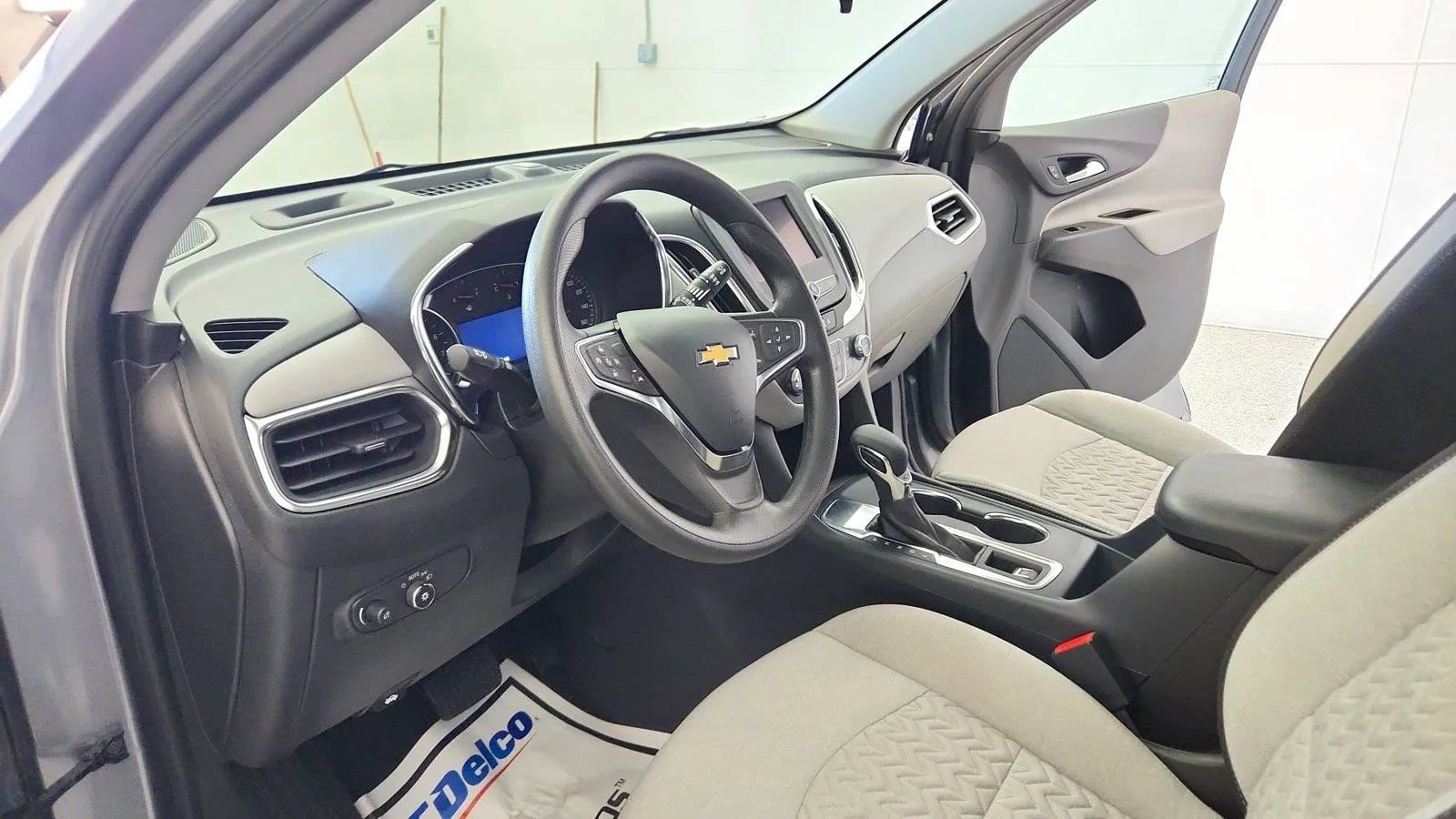 Used 2024 Chevrolet Equinox LS w/ LS Convenience Package FWD image 14