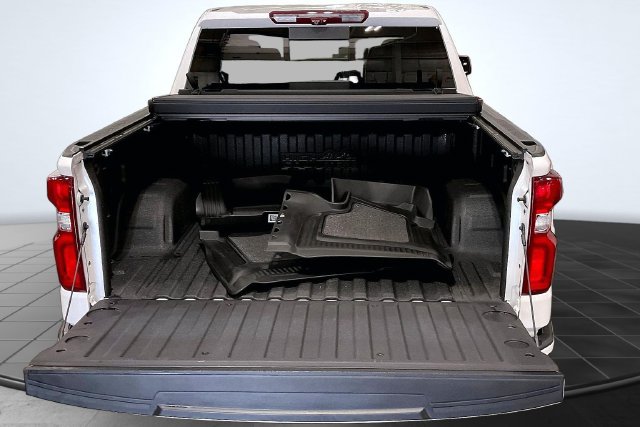 Used 2024 Chevrolet Silverado 1500 High Country w/ Technology Package AWD/4WD image 5