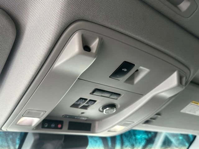 Used 2017 Cadillac Escalade Luxury image 25