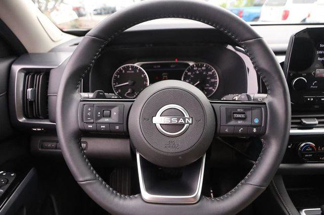 Used 2025 Nissan Pathfinder SL w/ SL Premium Package AWD/4WD image 13