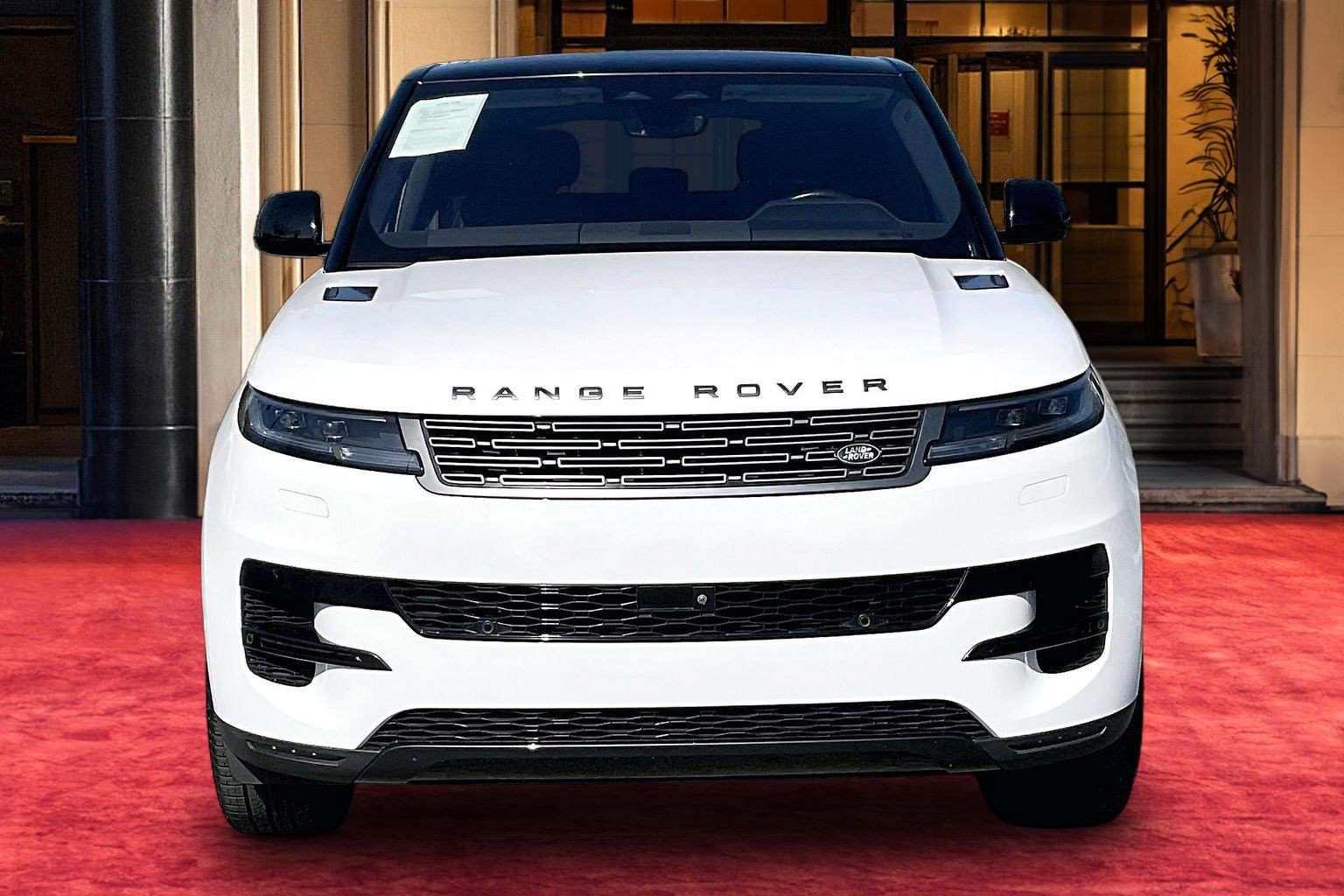 Used 2023 Land Rover Range Rover Sport SE AWD/4WD image 3