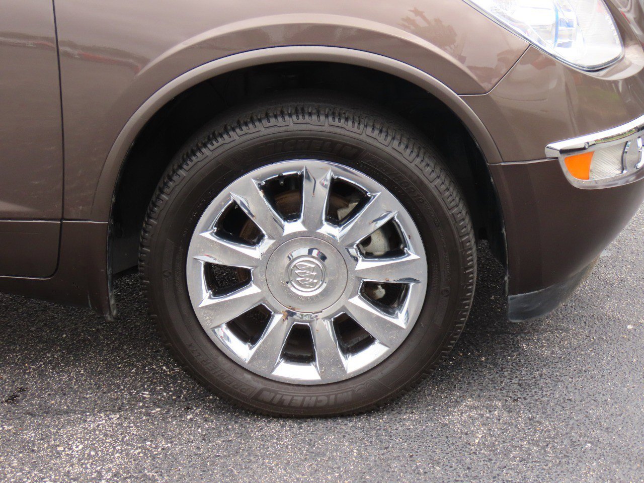 Used 2011 Buick Enclave CXL FWD image 9