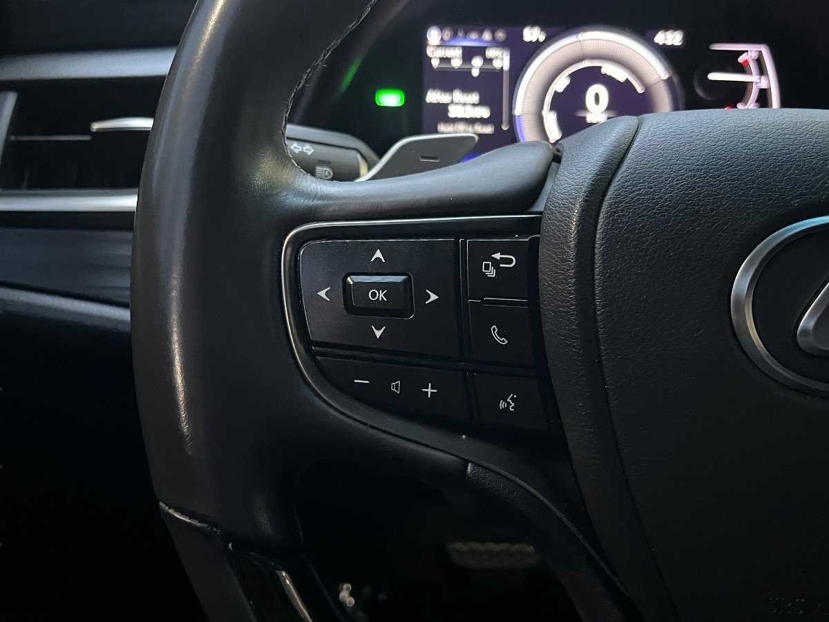 Used 2021 Lexus ES 300h w/ Accessory Package 2 image 23