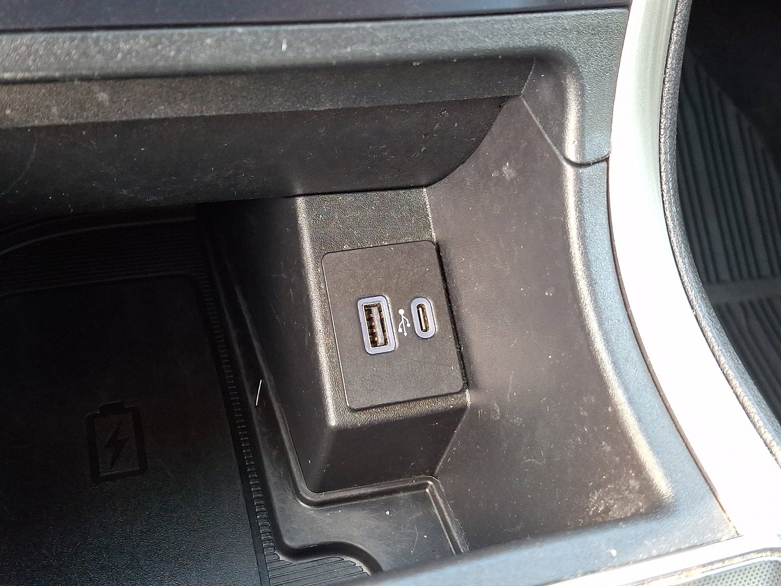 Used 2022 Ford Edge SEL w/ Convenience Package image 24