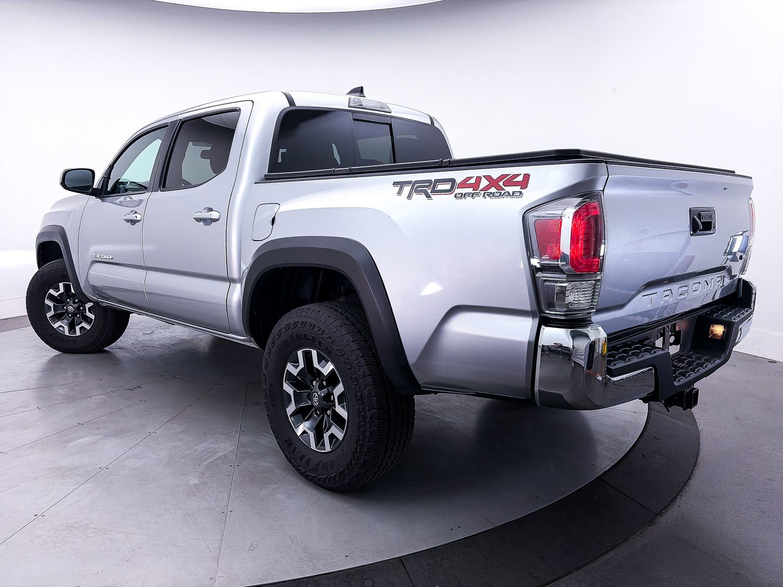 Used 2023 Toyota Tacoma TRD Off-Road AWD/4WD image 2