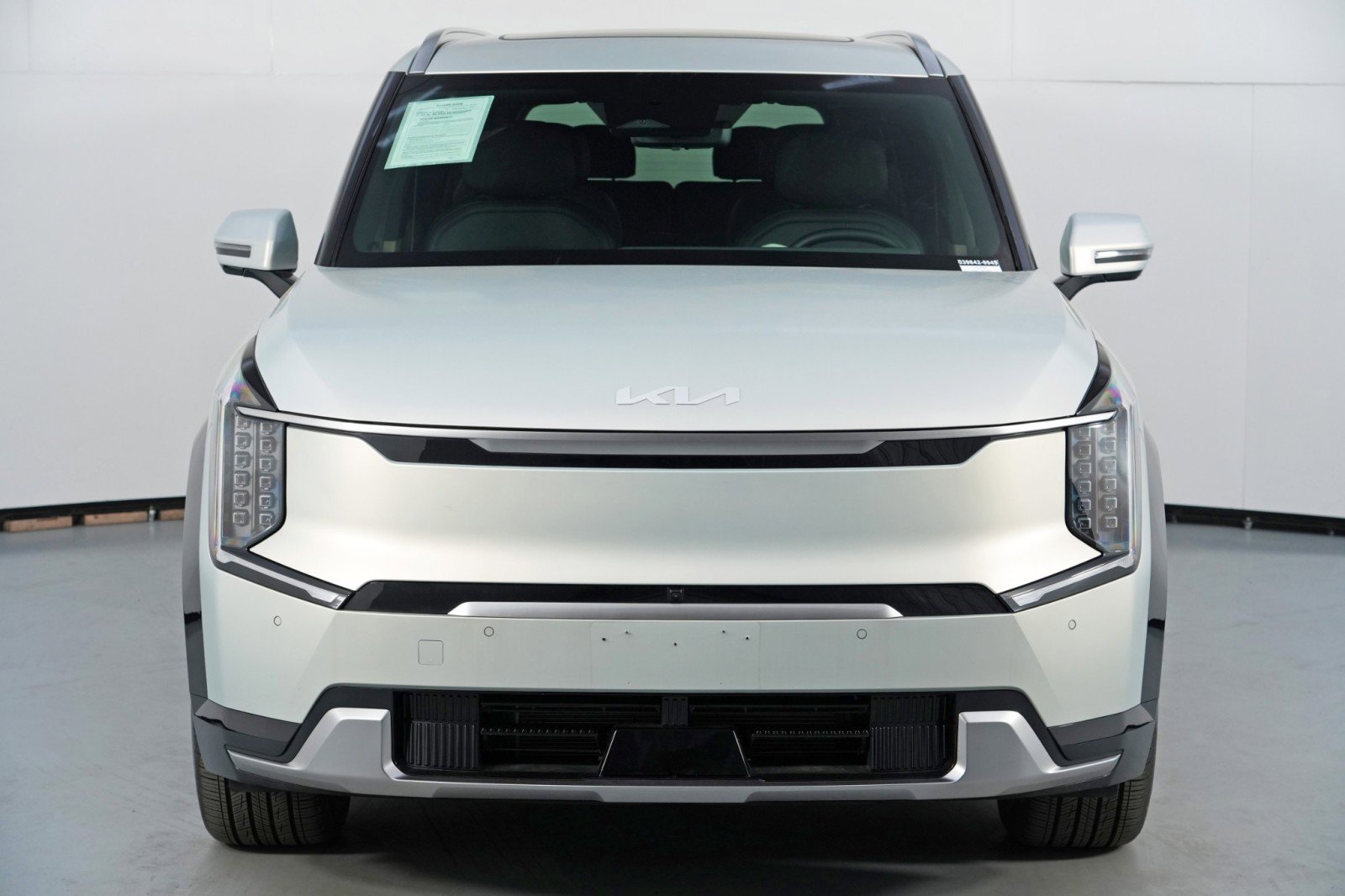 Used 2024 Kia EV9 Land image 50