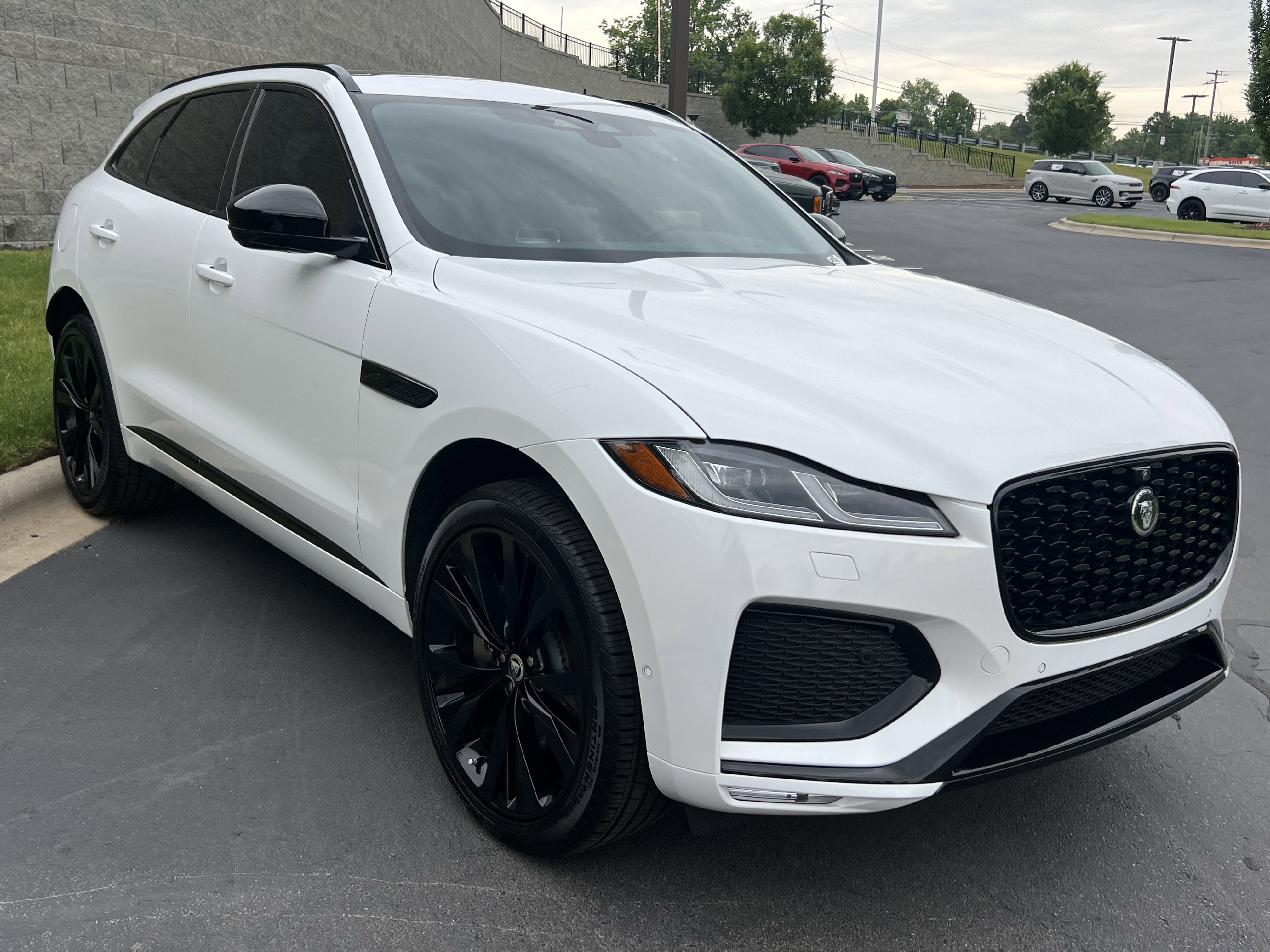 Used 2026 Jaguar F-PACE R-Dynamic S AWD/4WD image 9
