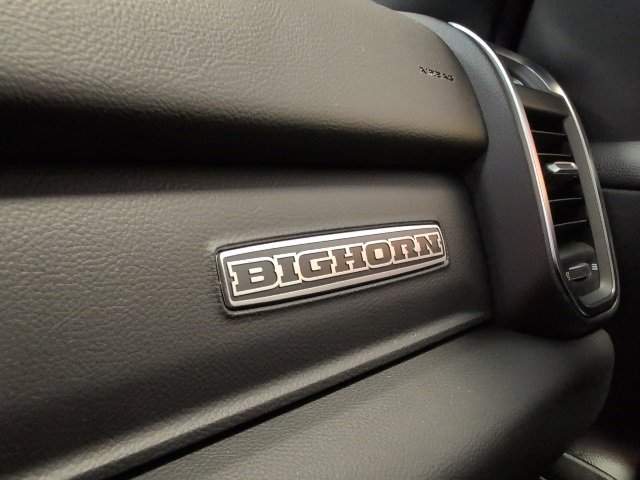 New 2026 RAM 1500 4x4 Crew Cab image 30