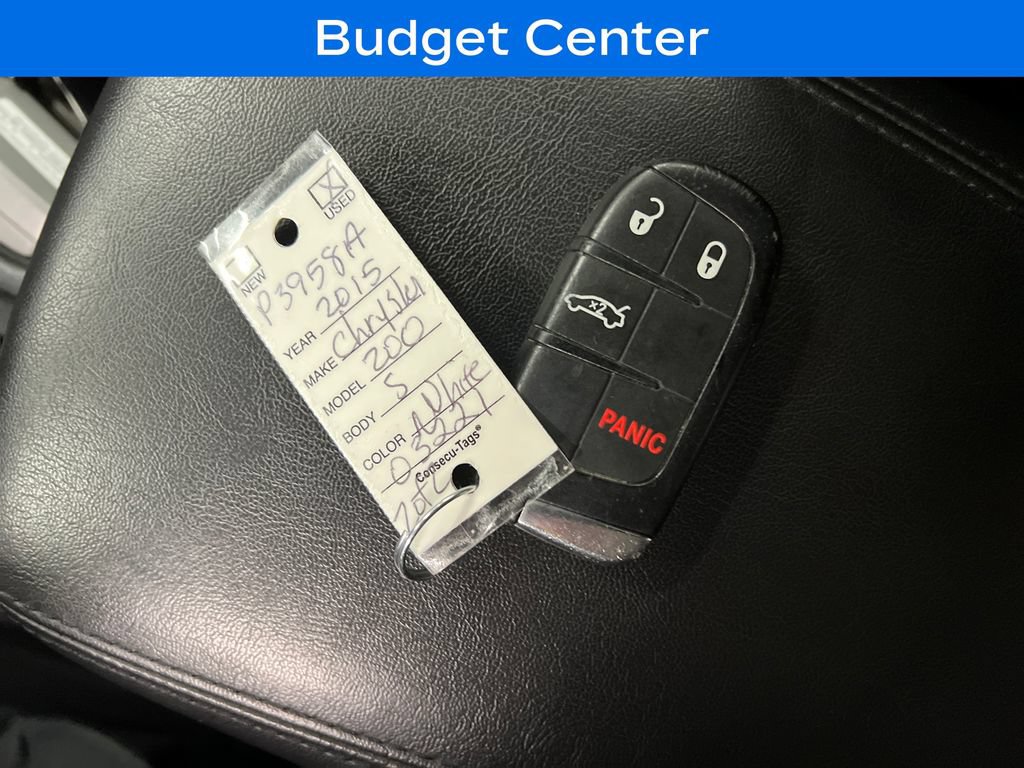 Used 2015 Chrysler 200 Limited w/ Convenience Group FWD image 28