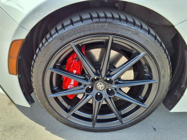 Used 2025 Toyota GR86 Premium w/ Performance Package RWD image 21