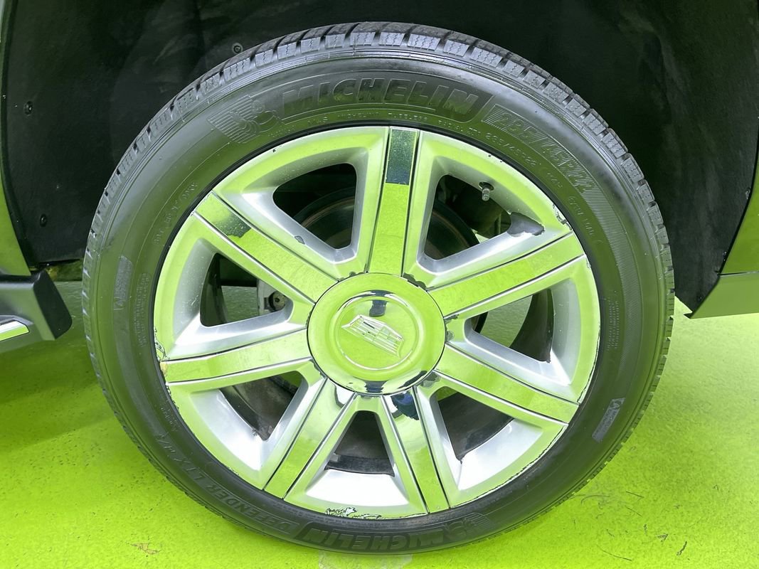 Used 2017 Cadillac Escalade Luxury image 14