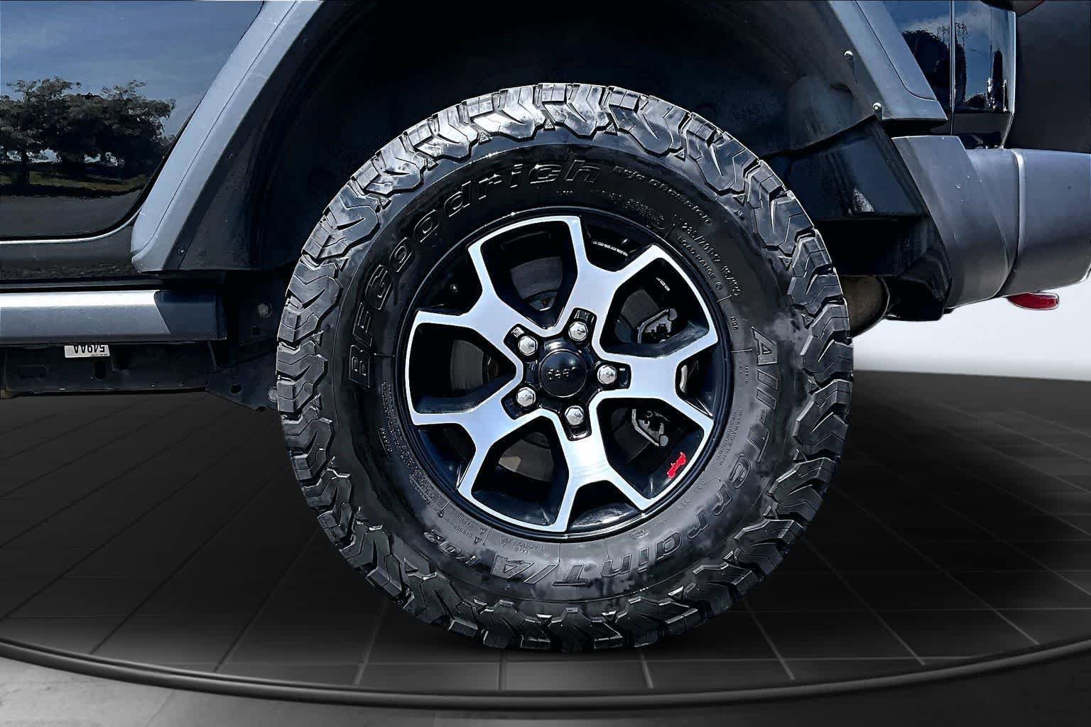 Used 2021 Jeep Wrangler Unlimited Rubicon w/ Safety Group AWD/4WD image 35