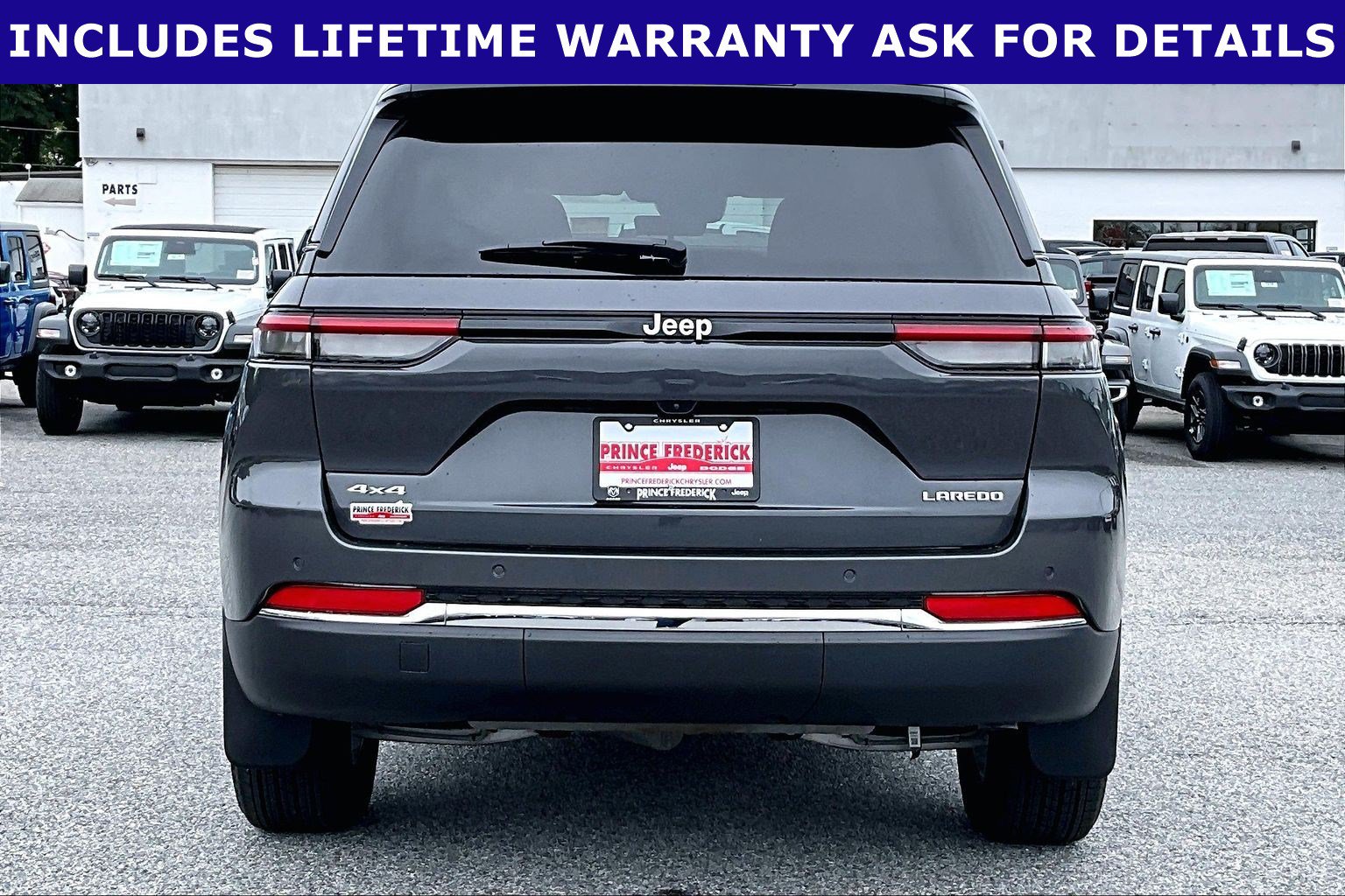 Used 2025 Jeep Grand Cherokee 4WD image 4