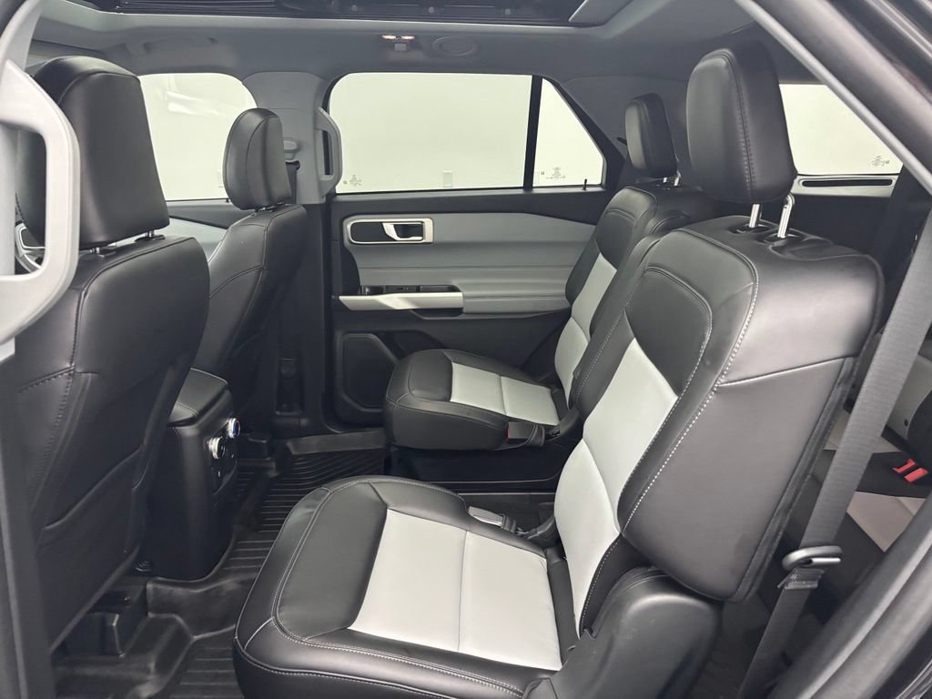Used 2023 Ford Explorer XLT w/ Equipment Group 202A AWD/4WD image 40