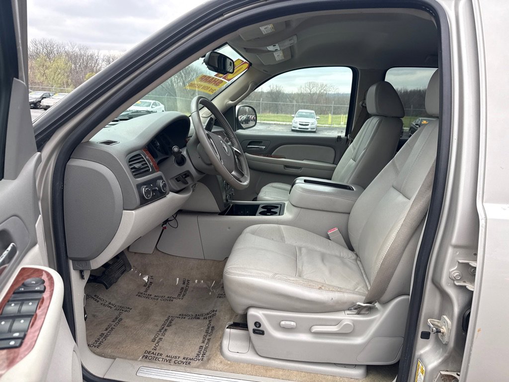 Used 2007 GMC Yukon SLT w/ SLT Preferred Equipment Group image 9