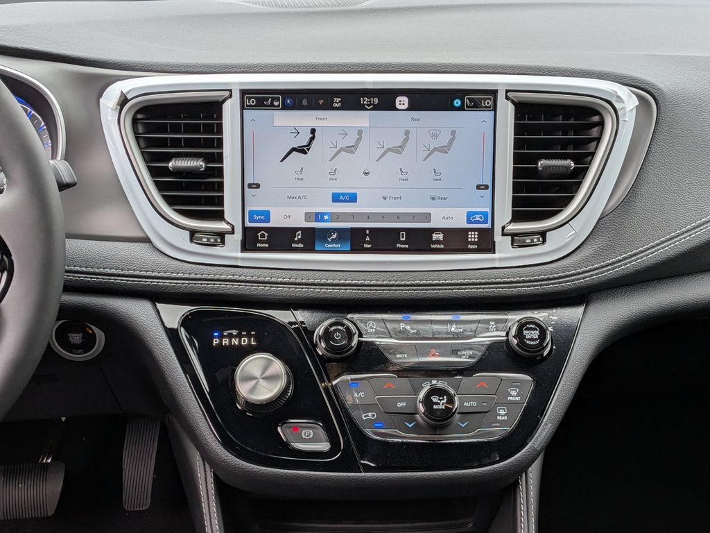 New 2027 Chrysler Pacifica Limited AWD/4WD image 20