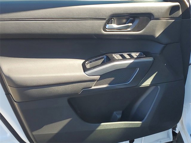 New 2025 Nissan Pathfinder SL w/ SL Premium Package image 20