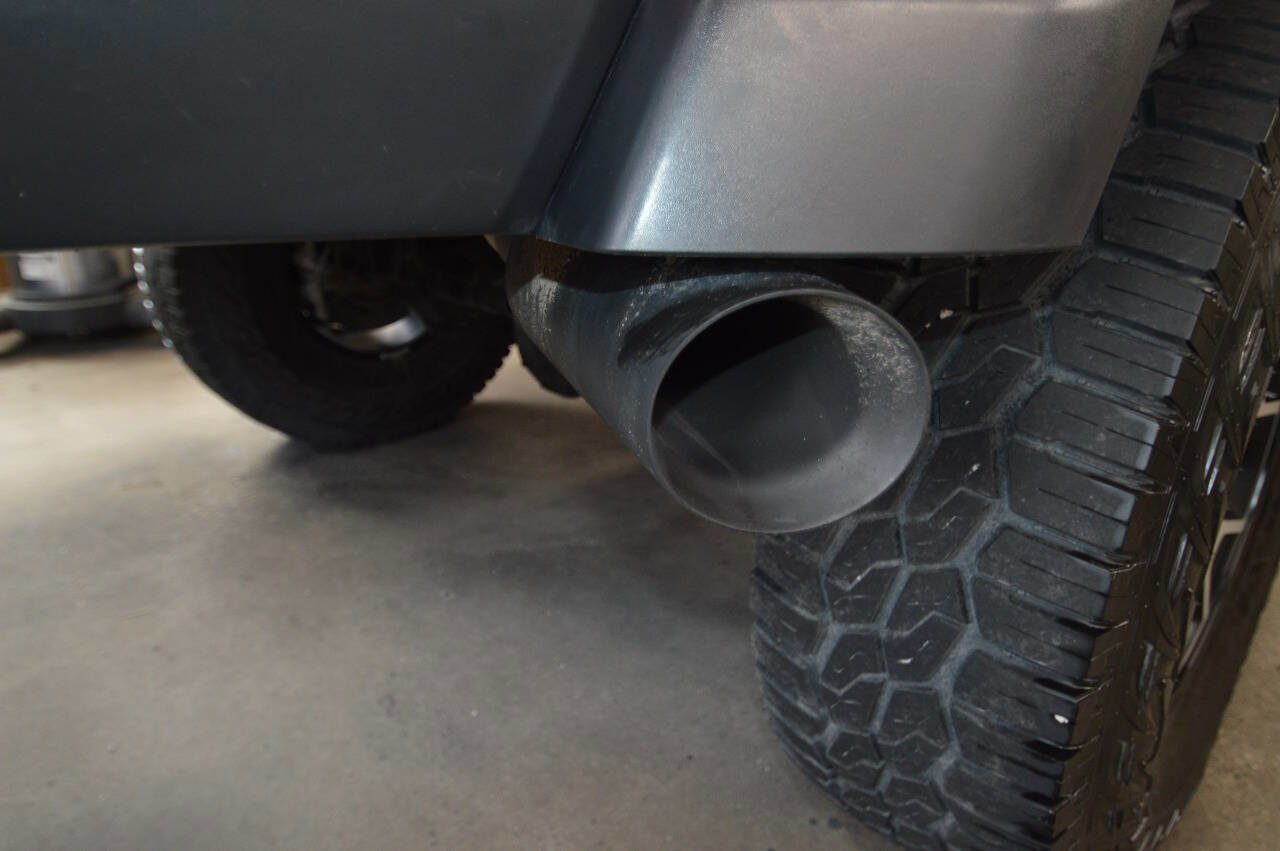 Used 2021 Jeep Gladiator Sport image 25