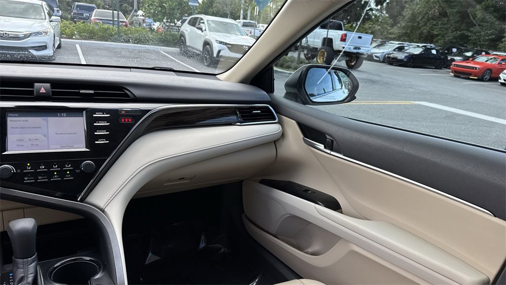 Used 2018 Toyota Camry LE image 16