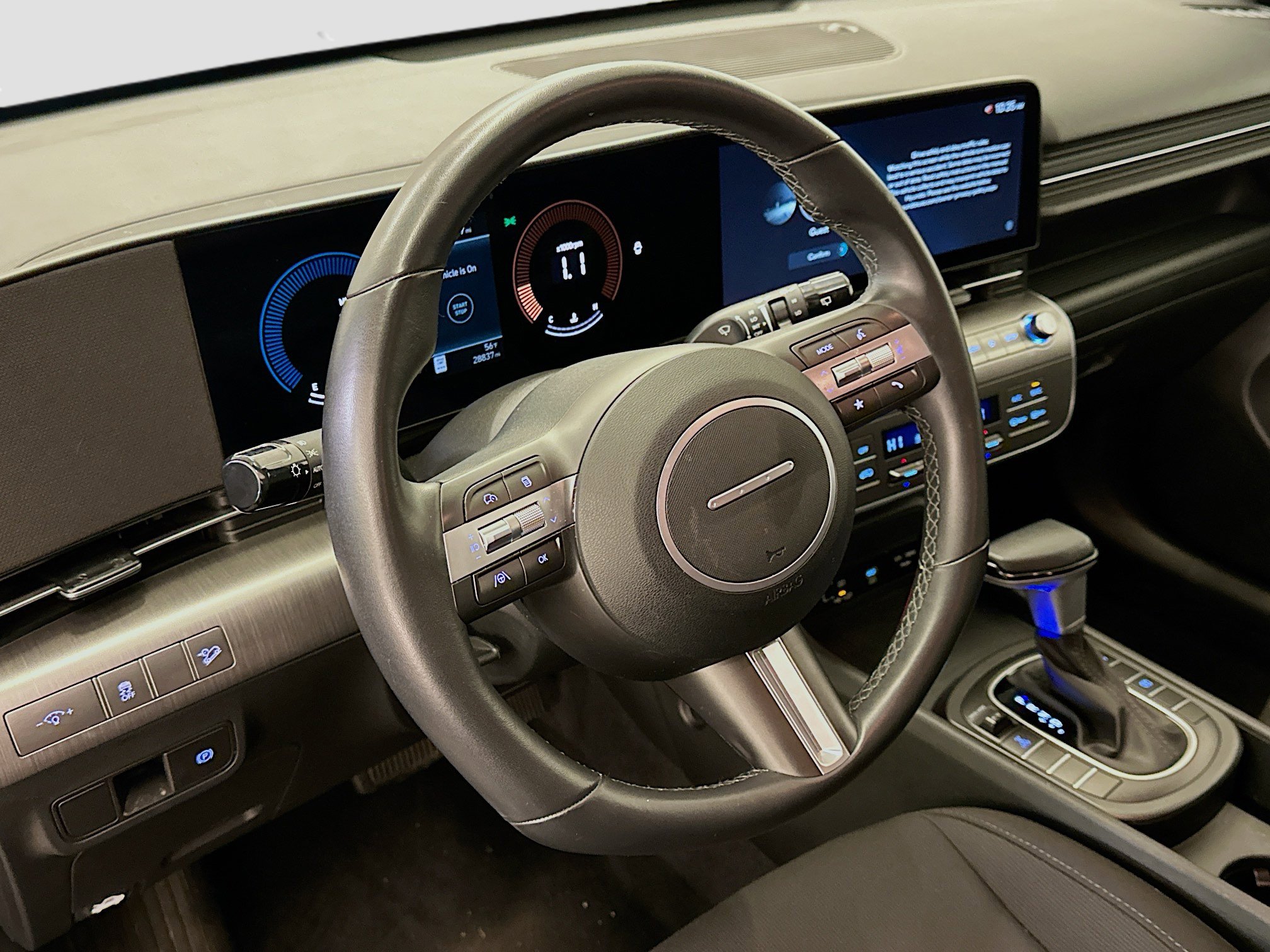 Used 2025 Hyundai Kona SEL image 18