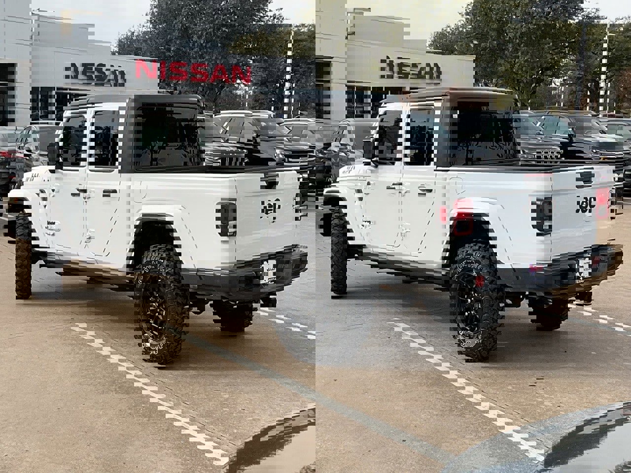 Used 2022 Jeep Gladiator Sport image 7