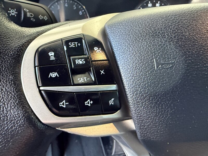 Used 2021 Ford Explorer XLT w/ Equipment Group 202A RWD image 21
