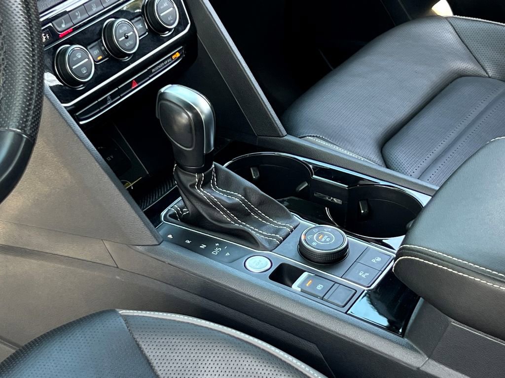 Used 2023 Volkswagen Atlas Cross Sport SEL Premium R-Line image 27