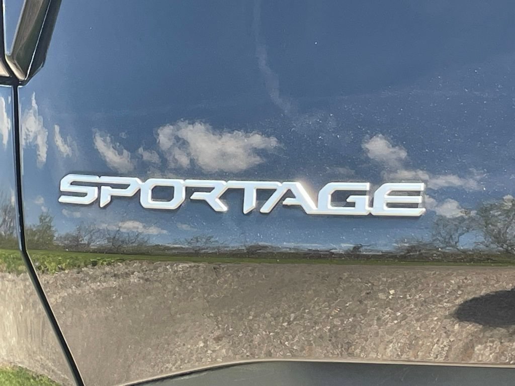 Certified 2023 Kia Sportage LX AWD/4WD image 19
