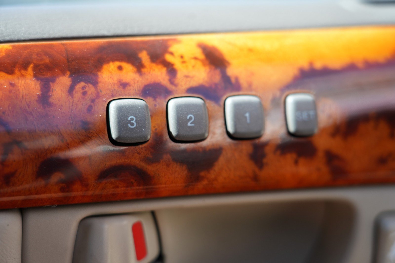 Used 2002 Lexus LS 430 w/ Navigation/Mark Levinson Pkg RWD image 16