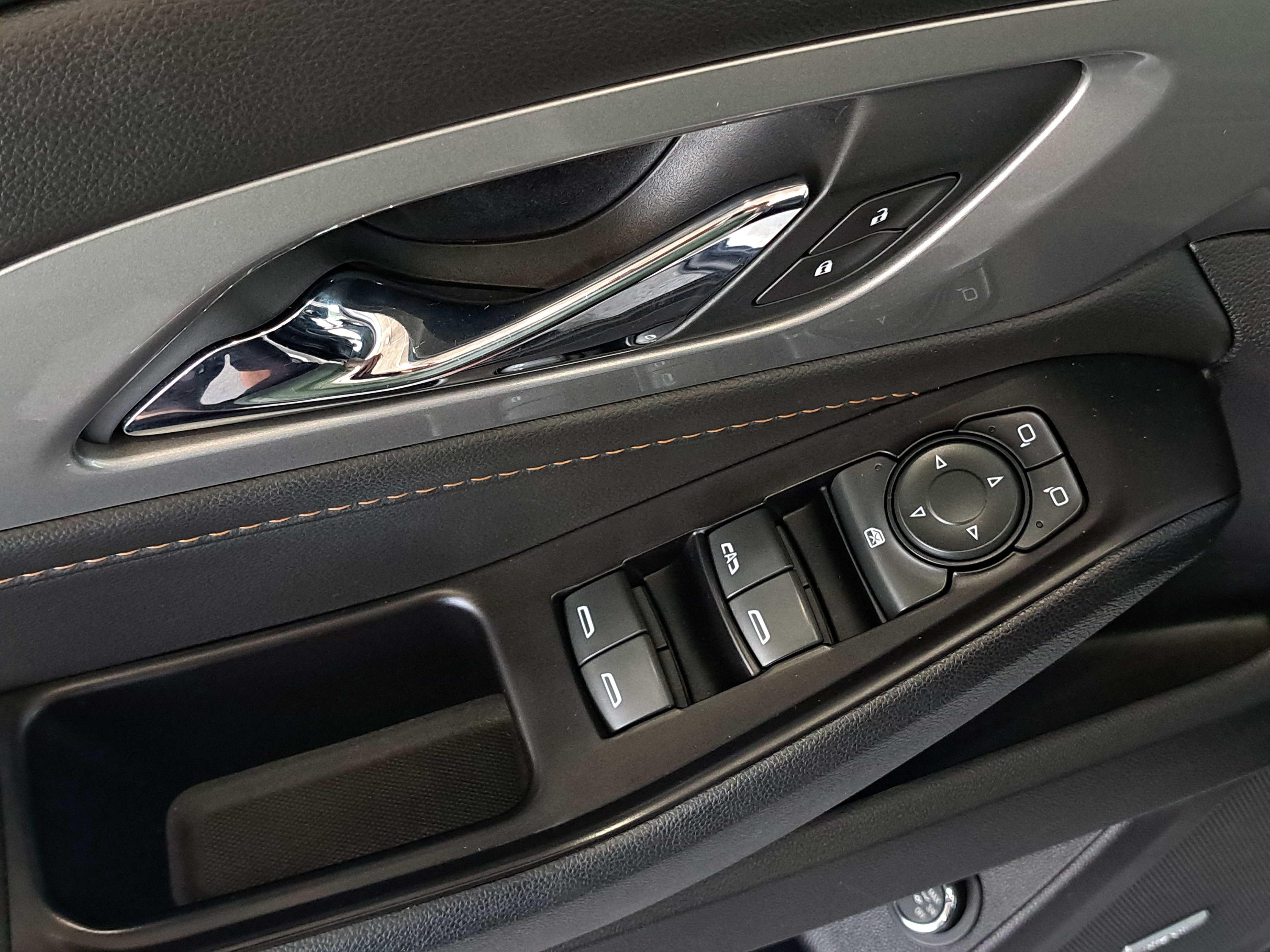 Used 2020 Chevrolet Traverse RS FWD image 19