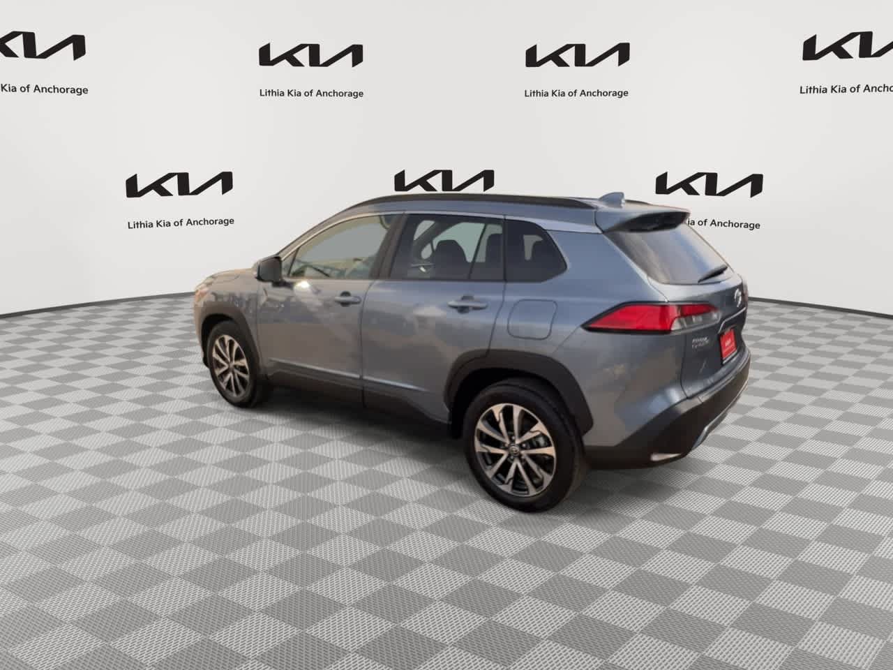 Used 2023 Toyota Corolla Cross XLE AWD/4WD image 6