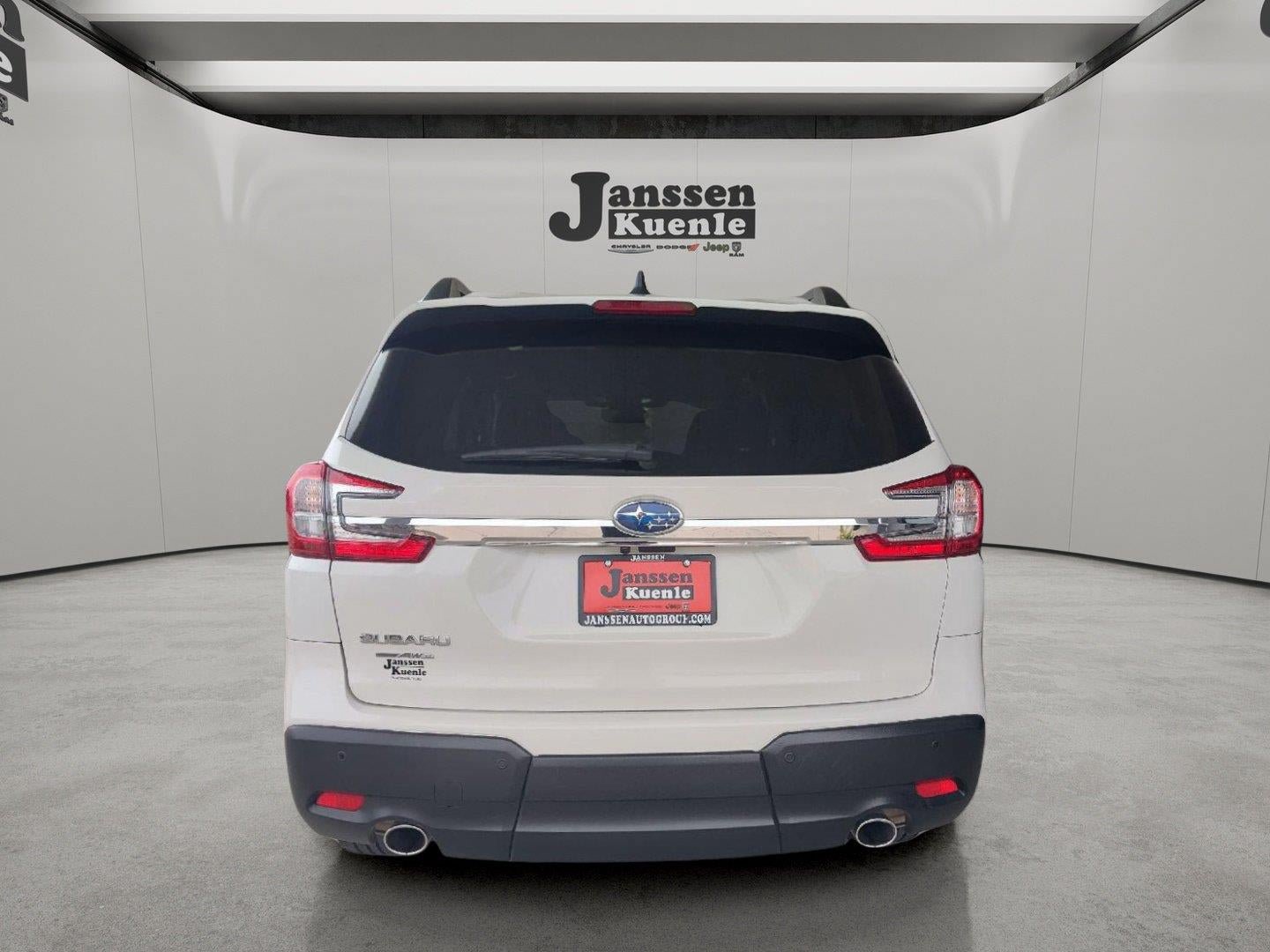 Used 2025 Subaru Ascent Premium AWD/4WD image 2