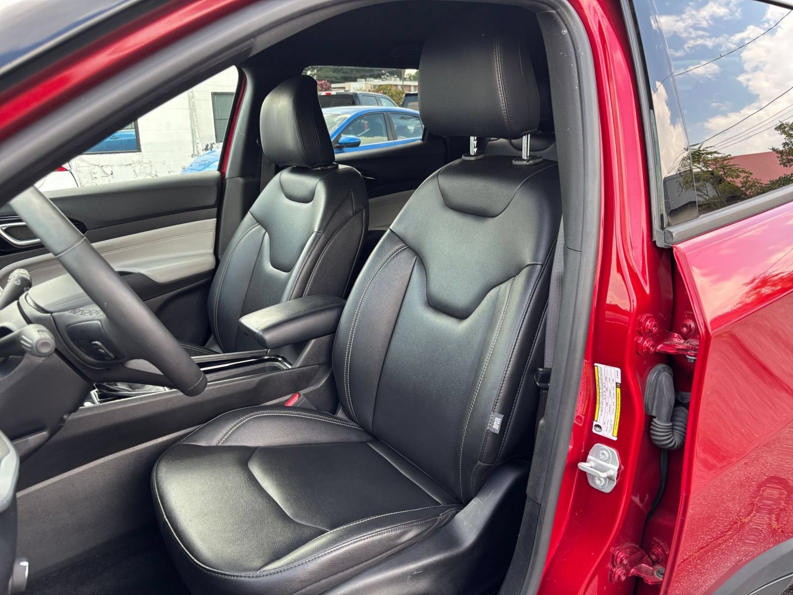 Used 2025 Jeep Compass Limited AWD/4WD image 36