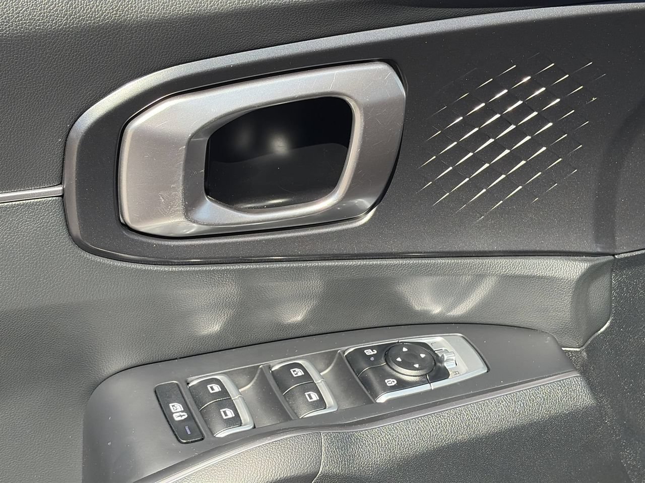 Certified 2024 Kia Sorento S w/ Panoramic Sunroof Package FWD image 19