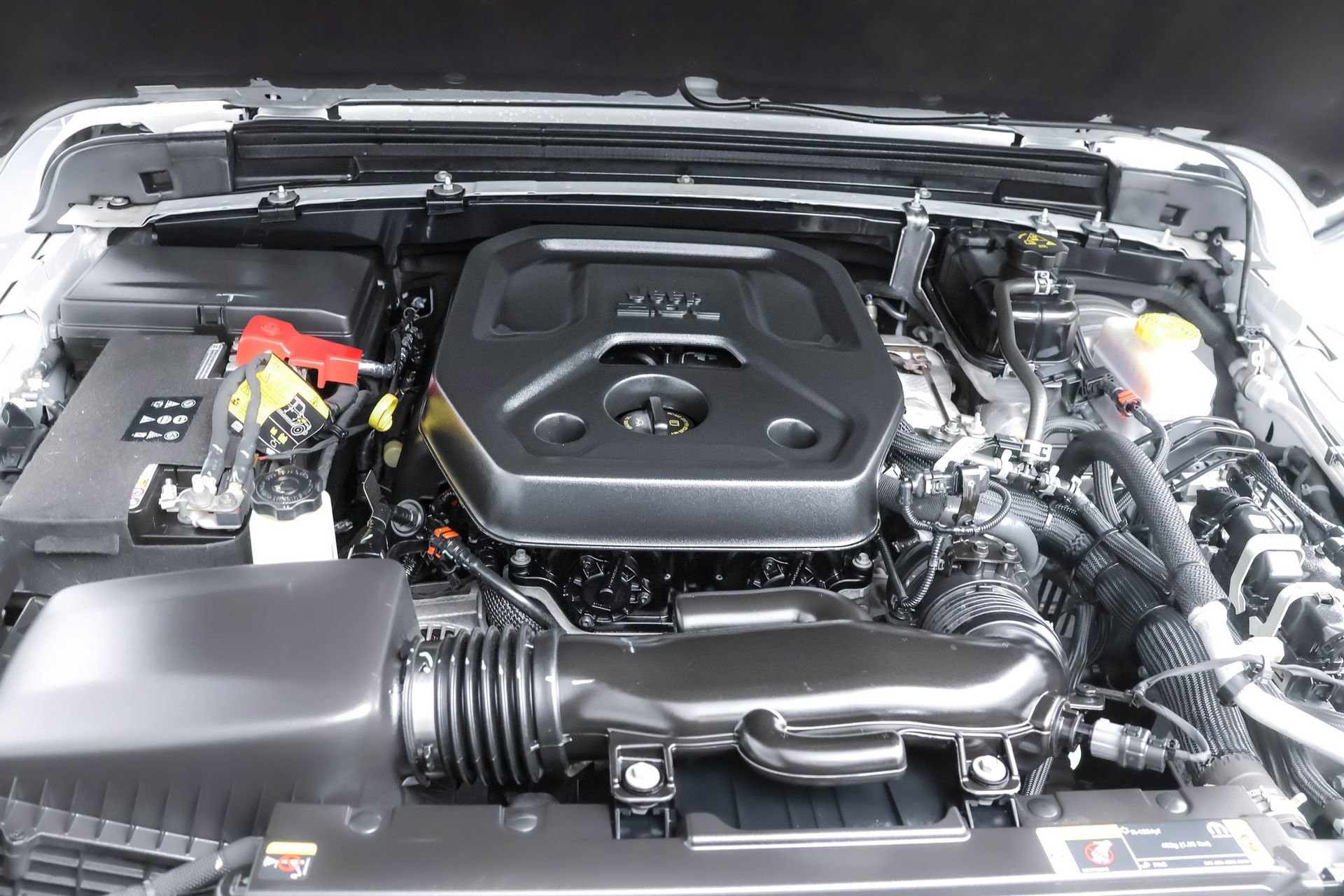 Used 2023 Jeep Wrangler Sport AWD/4WD image 32