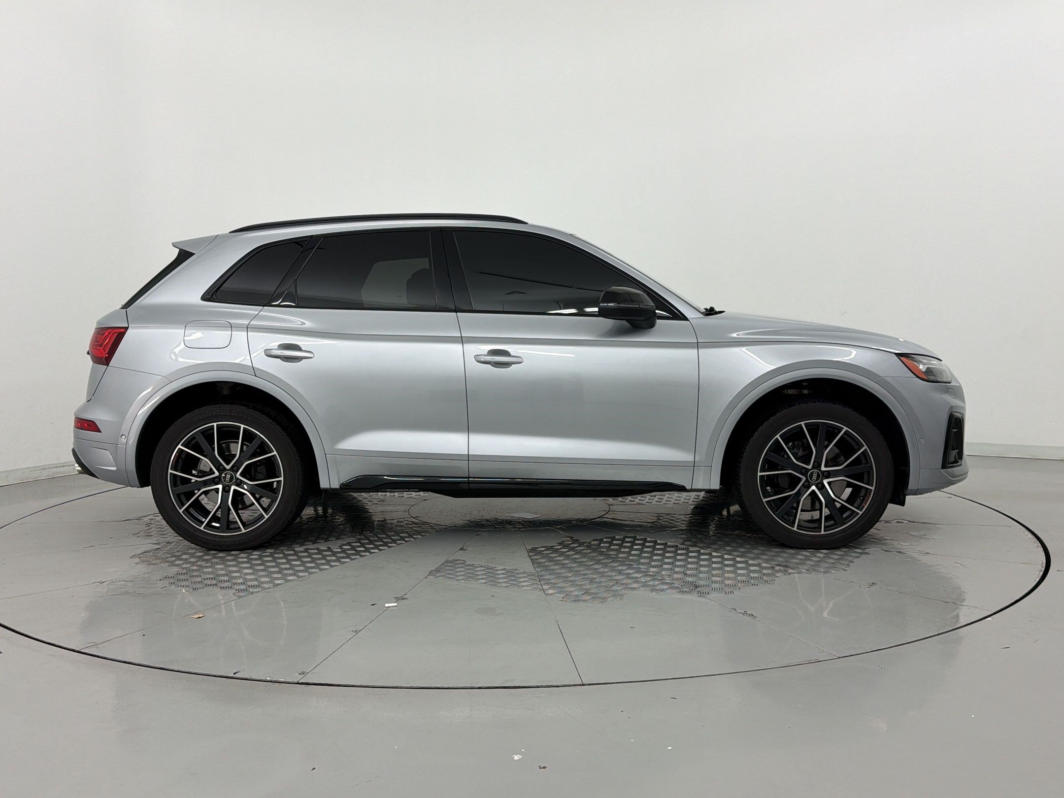 Certified 2022 Audi SQ5 Prestige w/ Prestige Package AWD/4WD image 8