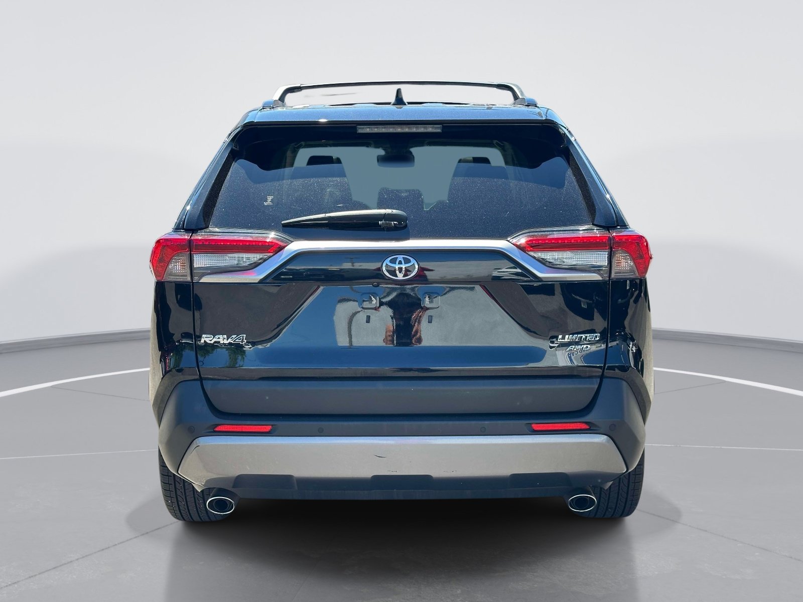 Used 2019 Toyota RAV4 Limited w/ Advanced Technology Package AWD/4WD image 6