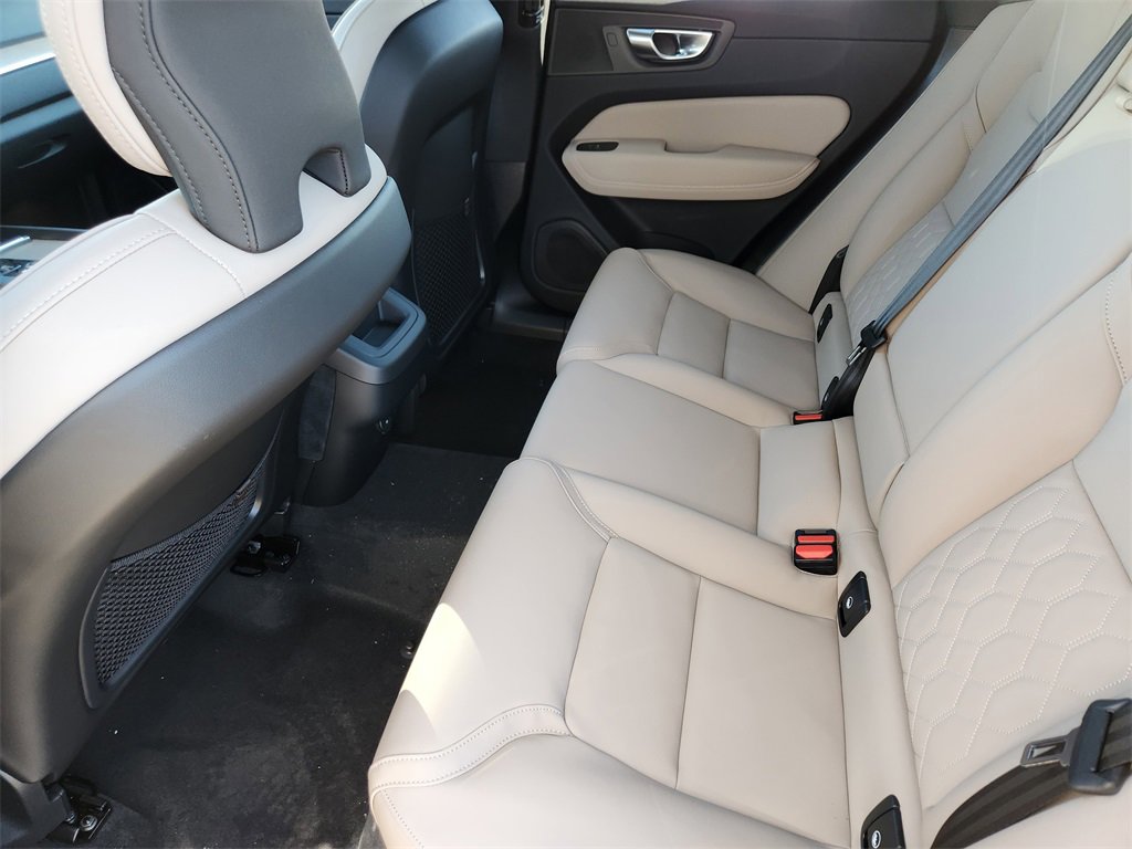 New 2026 Volvo XC60 B5 Plus w/ Climate Package image 18