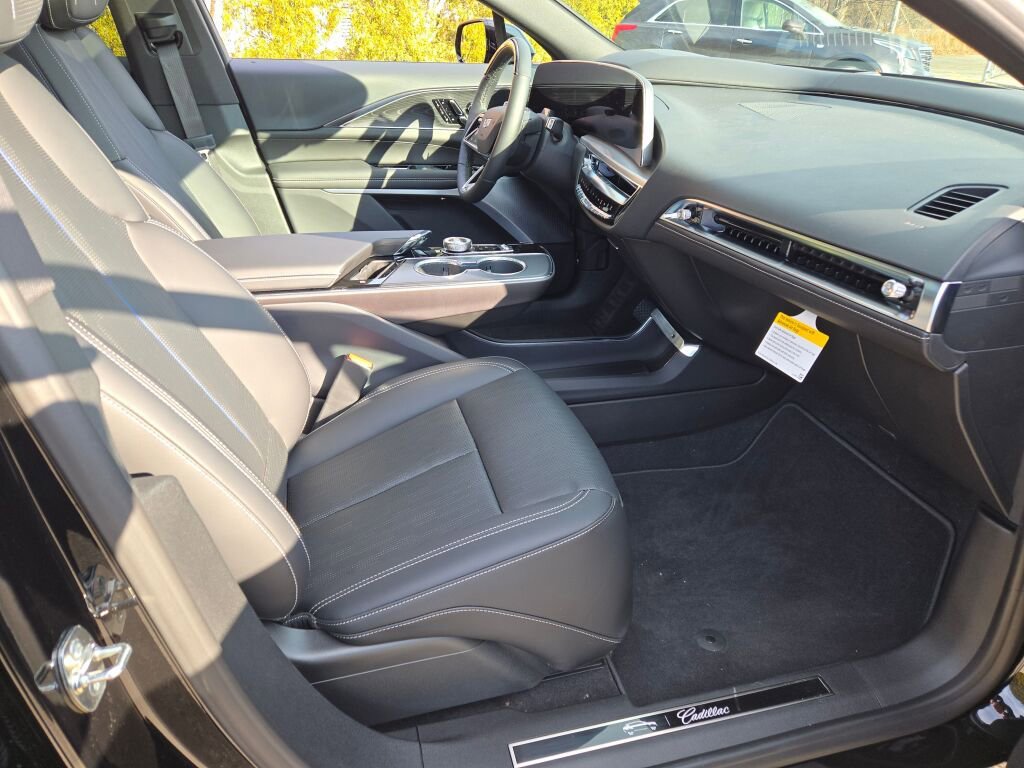 New 2026 Cadillac Lyriq Signature Sport image 6