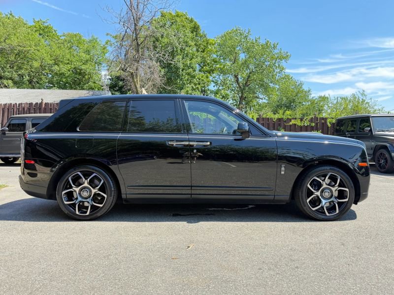Used 2022 Rolls-Royce Cullinan Black Badge w/ Dark Exterior Package AWD/4WD image 5