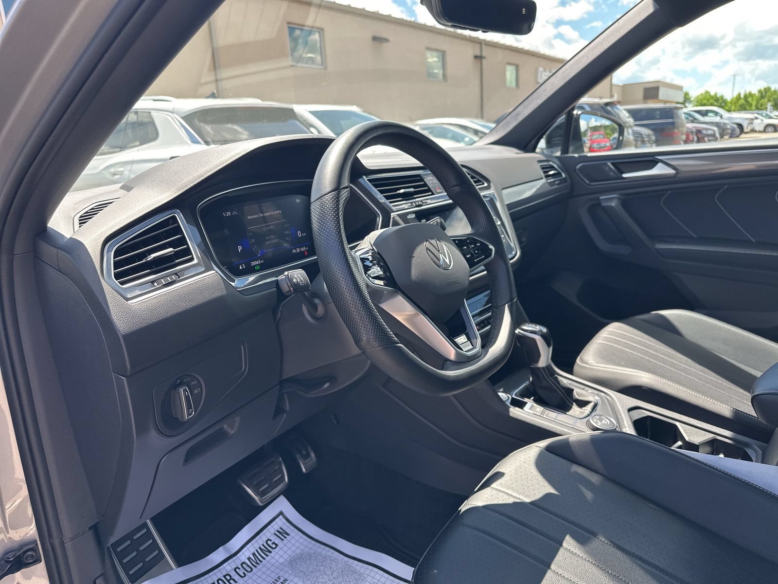 Certified 2024 Volkswagen Tiguan SE R-Line AWD/4WD image 14