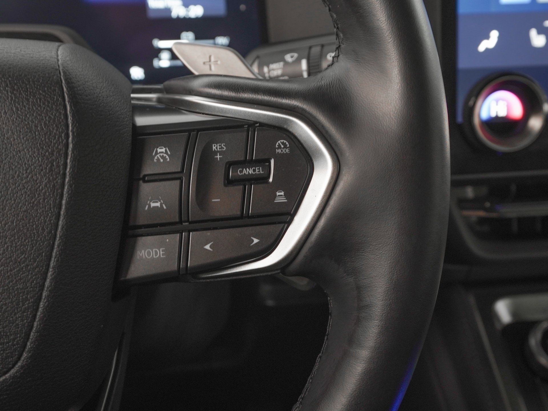 Used 2025 Lexus GX 550 550 Luxury w/ Cold Area Package image 24