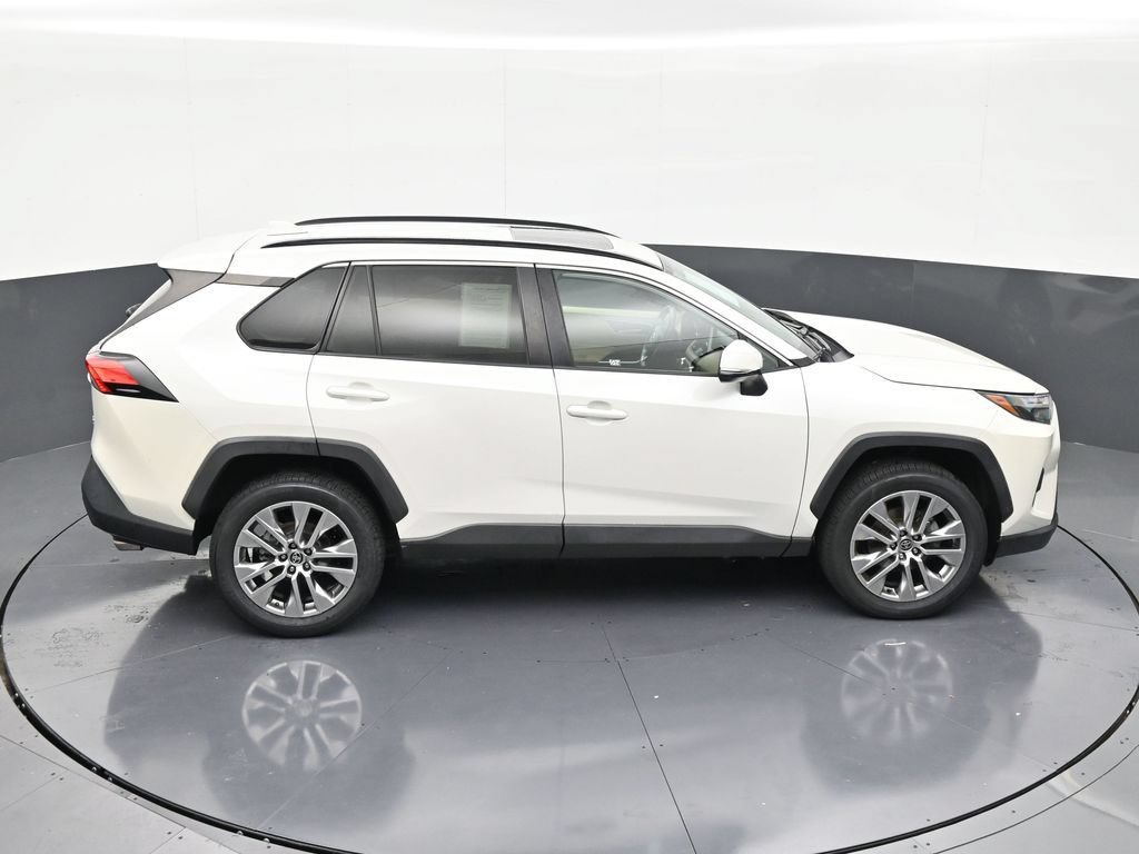 Used 2022 Toyota RAV4 XLE Premium FWD image 18